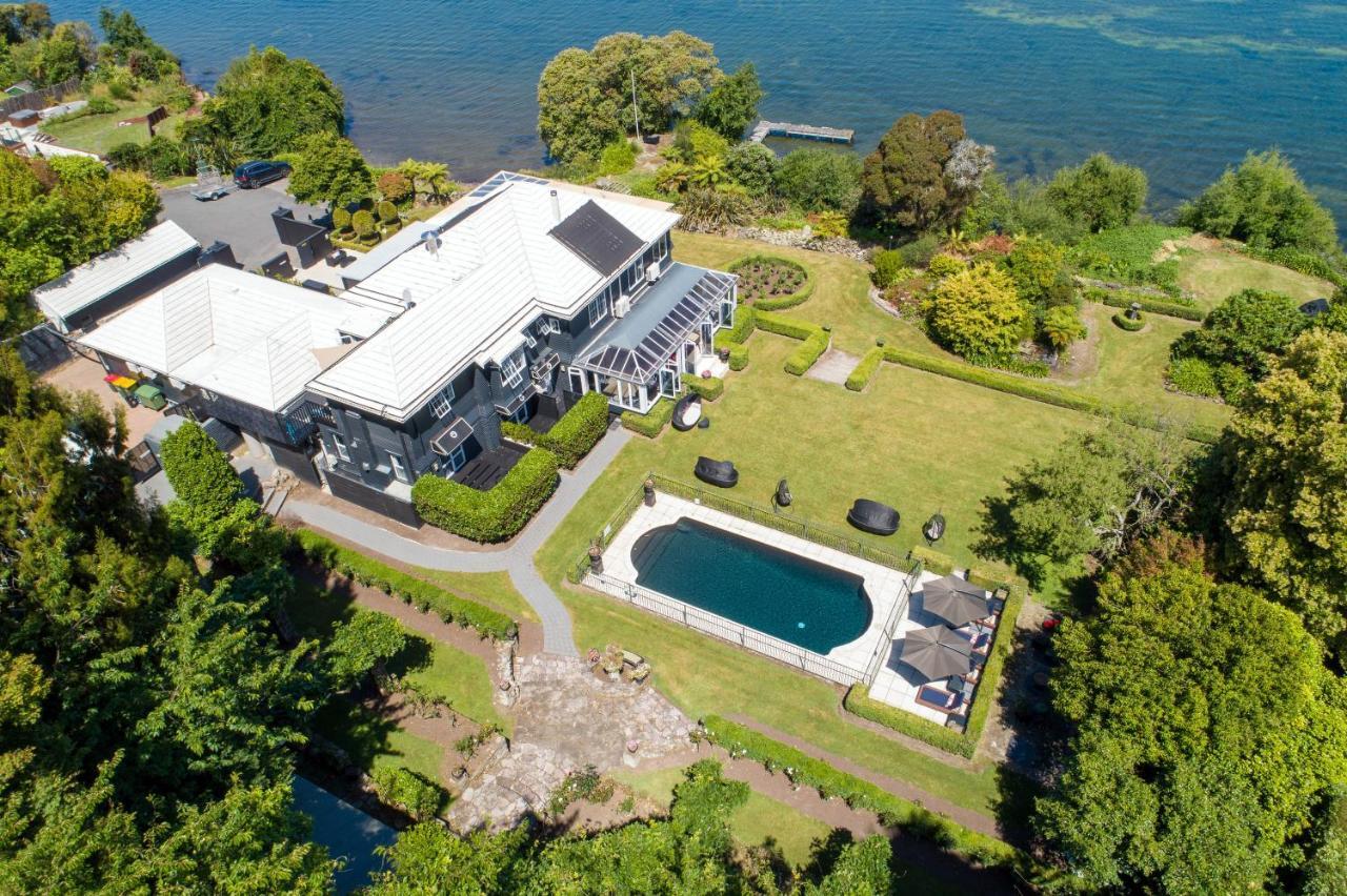 Black Swan Lakeside Boutique Hotel Rotorua Buitenkant foto