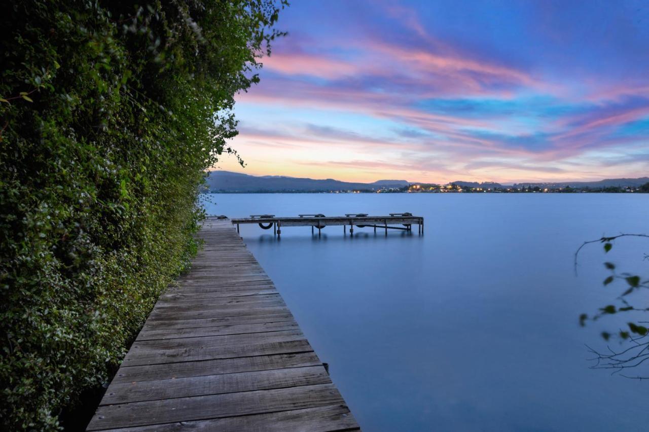 Black Swan Lakeside Boutique Hotel Rotorua Buitenkant foto