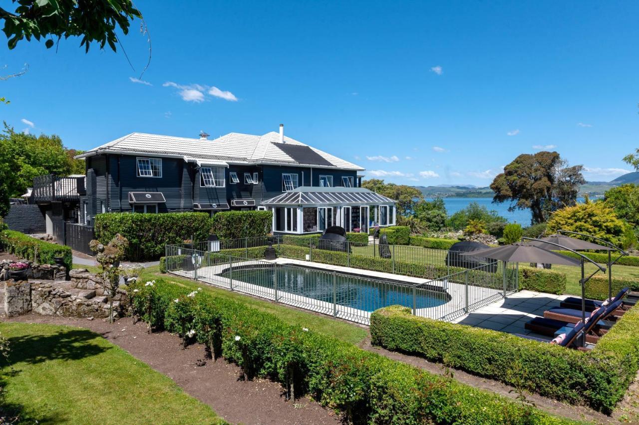 Black Swan Lakeside Boutique Hotel Rotorua Buitenkant foto