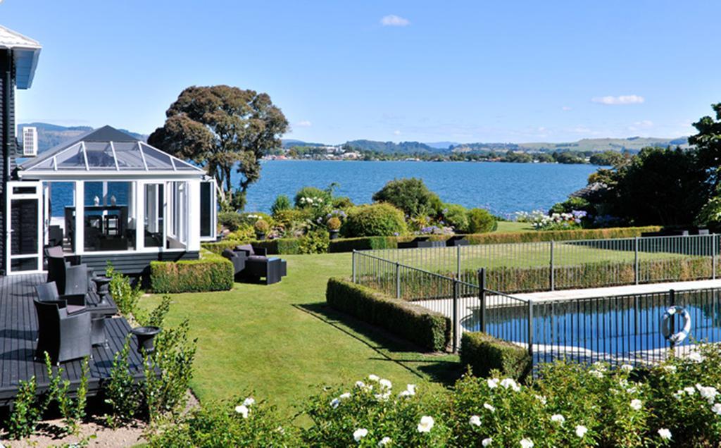Black Swan Lakeside Boutique Hotel Rotorua Buitenkant foto